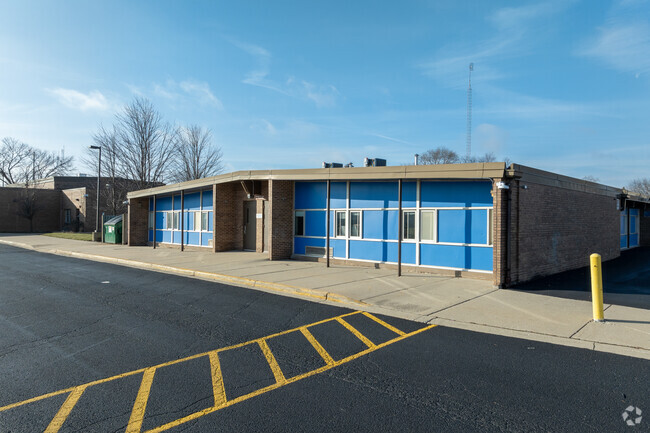 Sauk Elementary School has an overall Niche grade of C.