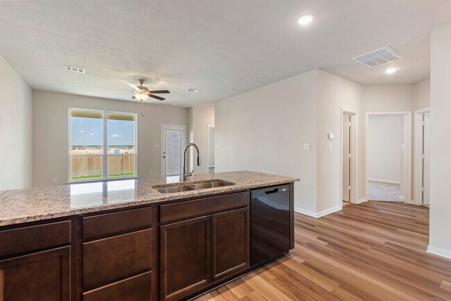 4500 S Fork Ranch Rd unit 36922708, Waco, TX 76705 - photo 7