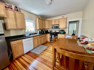 31 Leonard St Unit 2, Somerville, MA 02144