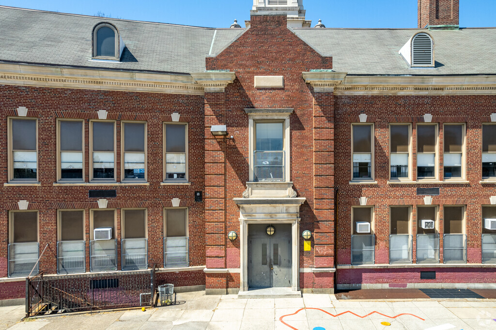 Mifflin Thomas School, Rankings & Reviews - Homes.com