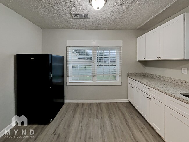 3033 Washington Rd, Atlanta, GA 30344 - photo 3