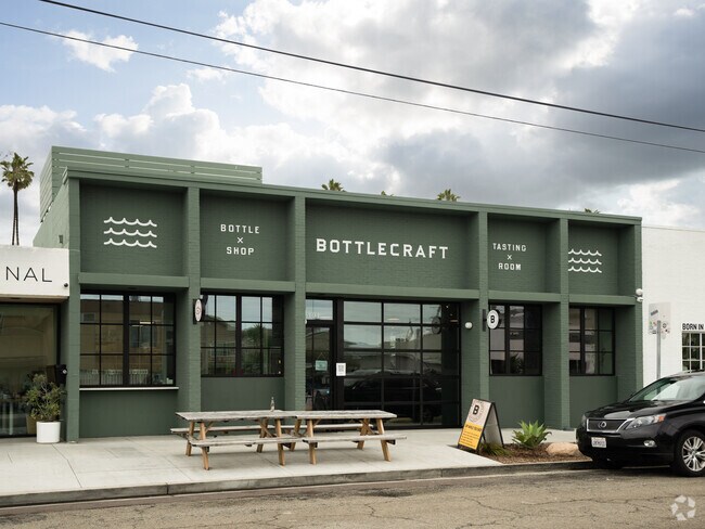 Bottlecraft at Tremont Collective has a bar and pop-up fish taco stand for locals to enjoy.
