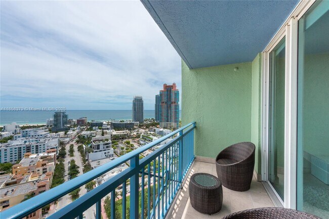 Yacht Club at Portofino unit 1209, Miami Beach, FL 33139 - photo 3