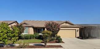 2908 S Oakhurst Ct, Visalia, CA 93292