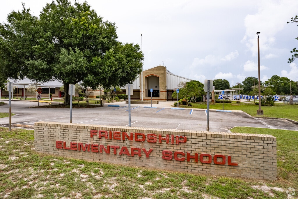 Welcome to Friendship Elementary School, which serves young learners in Deltona.