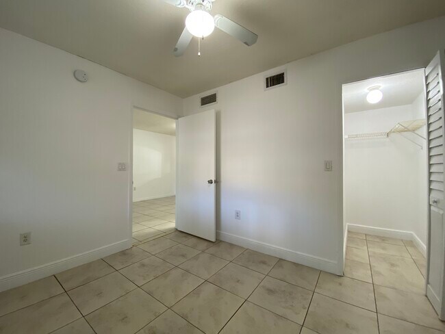 2910 SE 13th Ave unit 102, Homestead, FL 33035 - photo 6