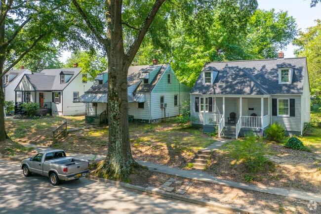 You'll find rows of Cape Cods lining many East Highland Park streets.