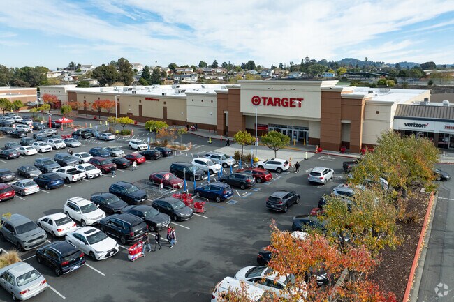 El Sobrante Manor has two major shopping centers for every kind of need.