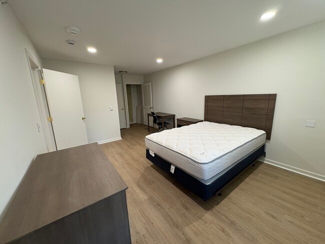 Pleasant Hill Apartments, Amherst, MA 01002 - photo 6