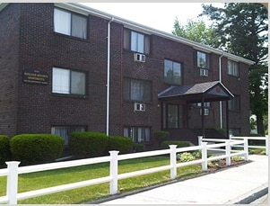 Oakland Heights Apartments, Methuen, MA 01844 - photo 2