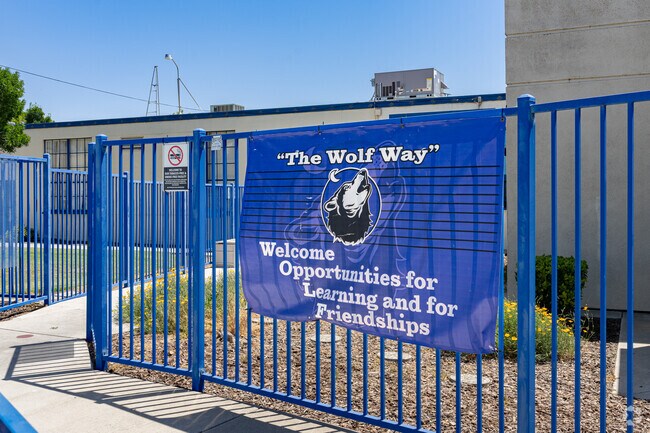 A large banner at the entrance of Central Elementary School welcomes students.