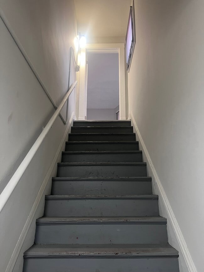 2018 Corning Ave unit 2 Upper, Cleveland, OH 44109 - photo 2