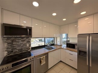 17021 N Bay Rd, Sunny Isles Beach, FL 33160