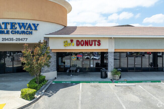 Luv ‘n Donuts is a local morning favorite in Castaic.