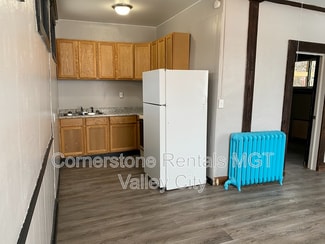 261 College St SE Unit 1, Valley City, ND 58072