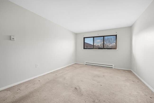 43 Olcott Dr unit 110, Manchester, CT 06040 - photo 5