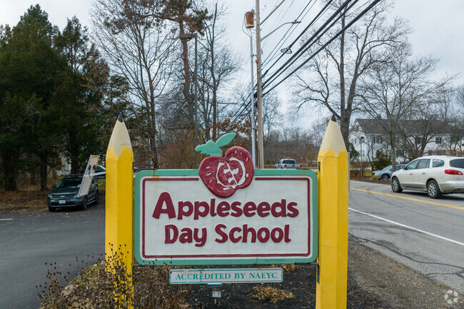 Appleseeds Day School is a private school in Exeter.