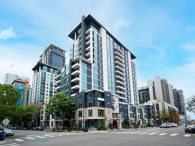 Acqua Vista Condominiums, San Diego, CA 92101 - photo 2