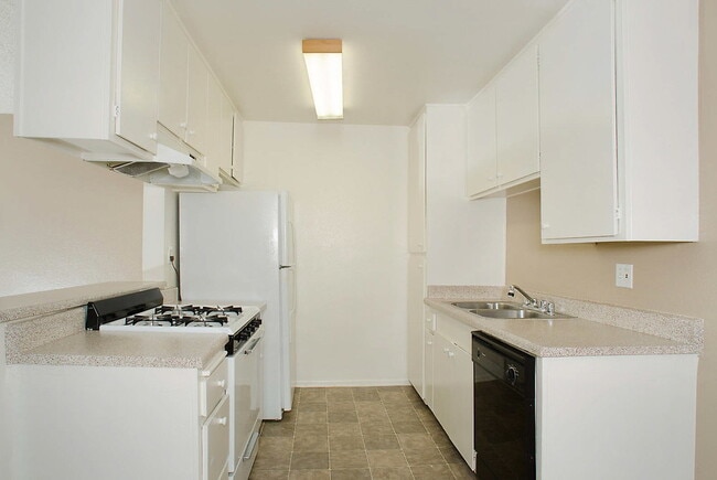 Walnut Heights, Walnut, CA 91789 - photo 7