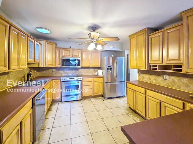 1609 W 26th St, Lawrence, KS 66046 - photo 2