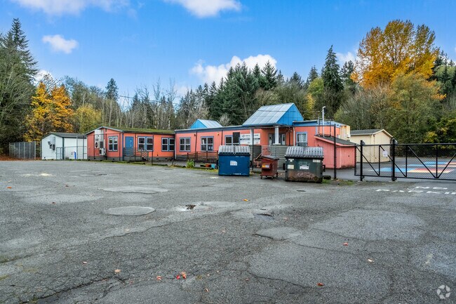 Sacajawea Elementary School detached classrooms.