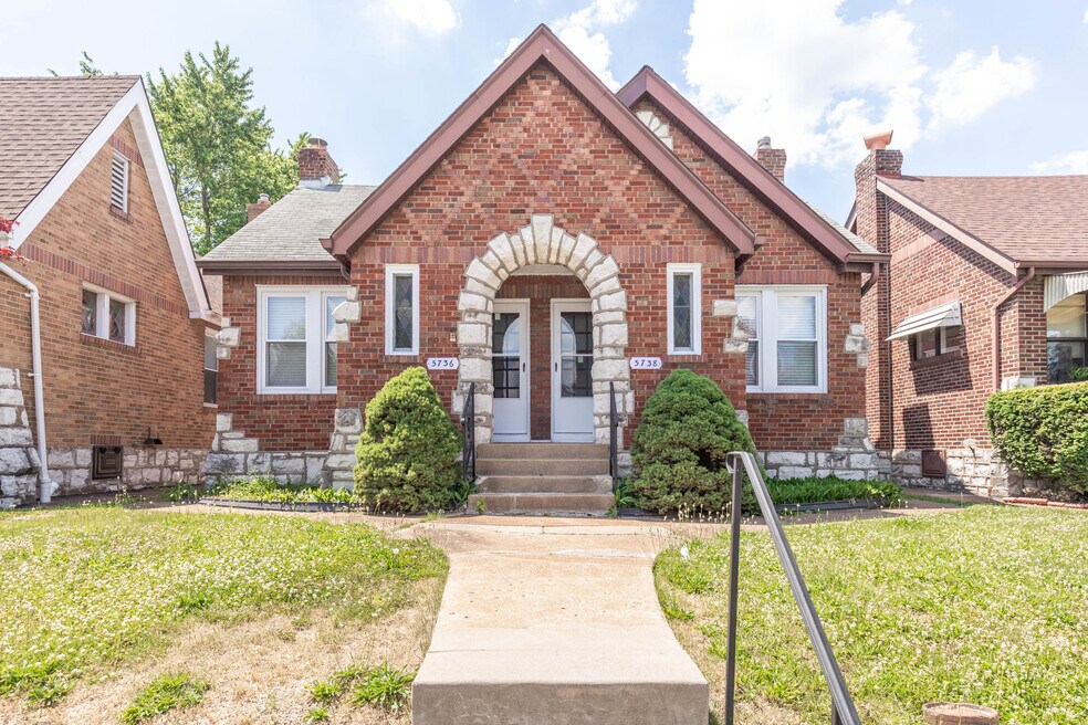 5738 Chippewa St unit 5738, Saint Louis, MO 63109 - photo 1