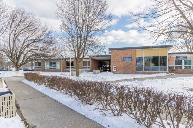 Calhoun Community High School is located in Springfield, Michigan.