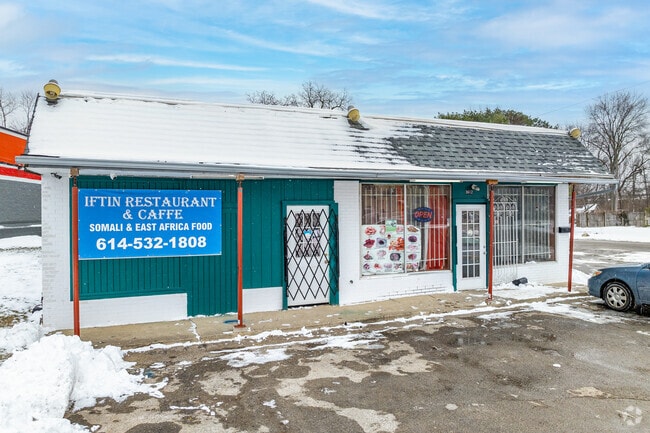 Iftin Restaurant and cafe on Cleveland Ave in Hyde Park serves traditional Somalian food.
