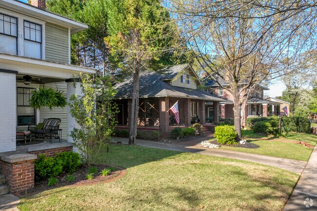 Various architectural styles line the streets in Cottonwood.