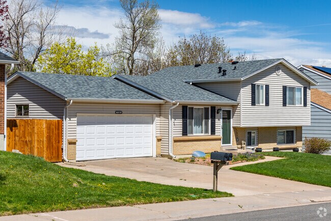 Split level homes are common in Stony Creek.