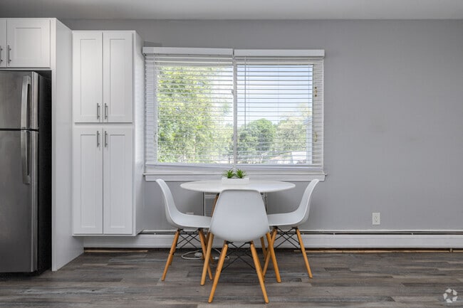 Lynn Apartments, Bridgeport, CT 06606 - photo 7