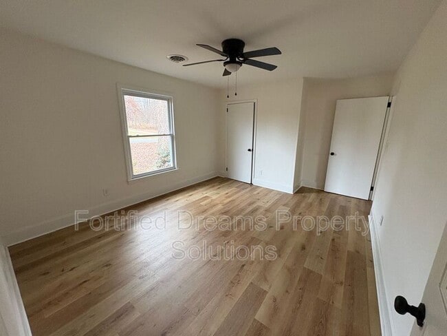 429 Peeden Dr, Gibsonville, NC 27249 - photo 5