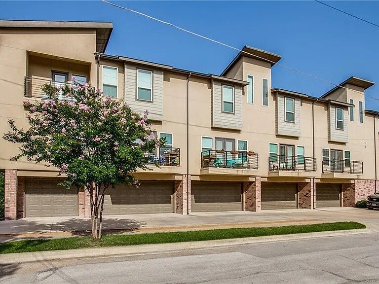 5903 Lindell Ave unit D, Dallas, TX 75206 - photo 1