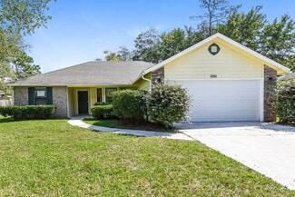 1290 Bee St N, Orange Park, FL 32065