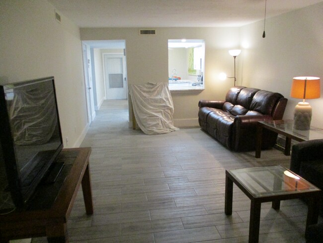 4975 Viceroy St unit 203, Cape Coral, FL 33904 - photo 5