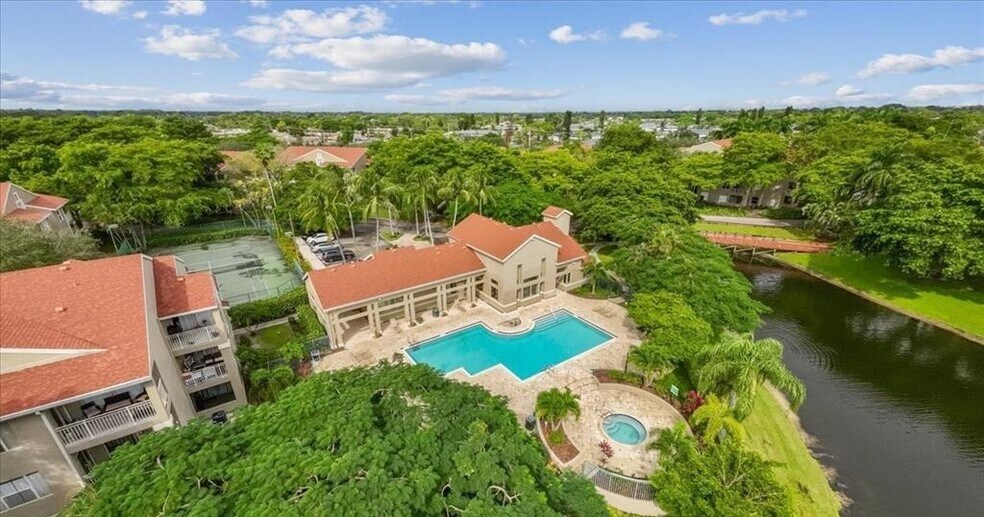 1885 Palm Cove Blvd unit Verano, Delray Beach, FL 33445 - photo 1