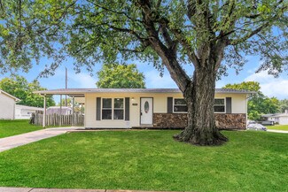 1080 N Park Ln, Florissant, MO 63031