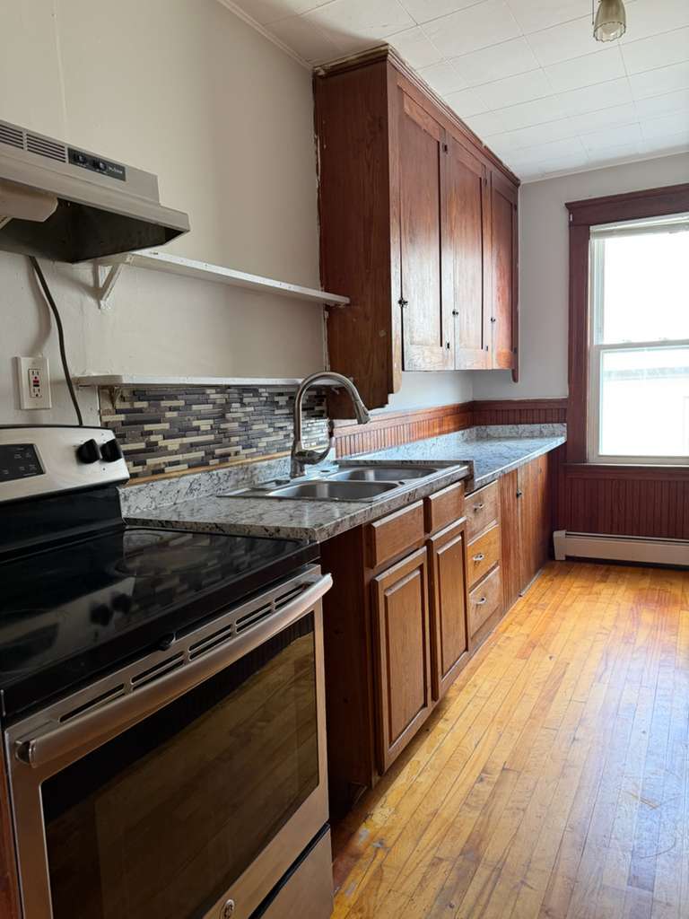 7 View St unit 3, Worcester, MA 01610 - photo 1