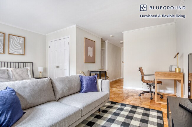 210 W 89th St unit FL11-ID627, New York, NY 10024 - photo 2