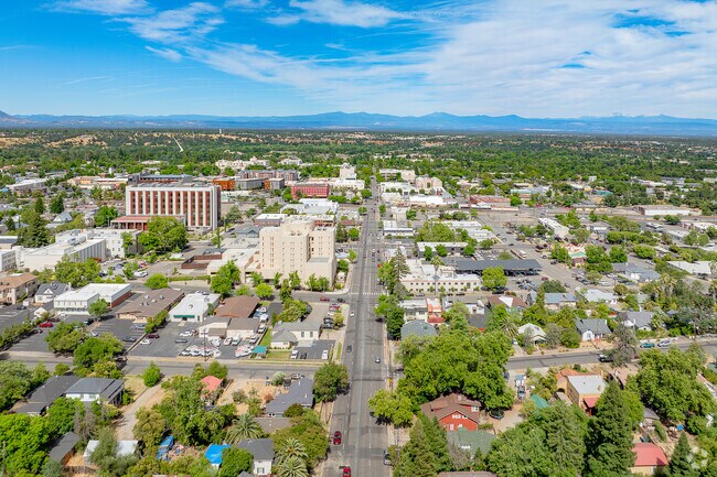 Market Street is Downtown Reddings main restaurant and shopping paradise.