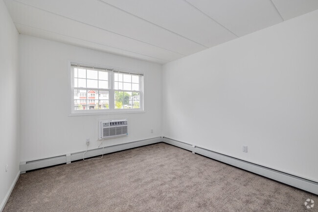 Bedroom 1 - 2Bd, 1Ba, w shared Garage/Basement, 800-850SF