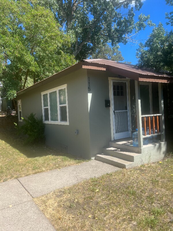 115 S E St, Lakeview, OR 97630