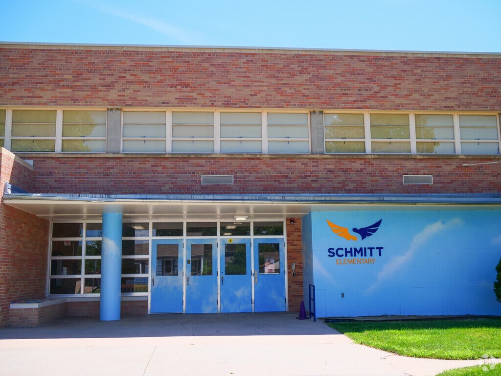 Schmitt Elementary School entrance in Ruby Hill.