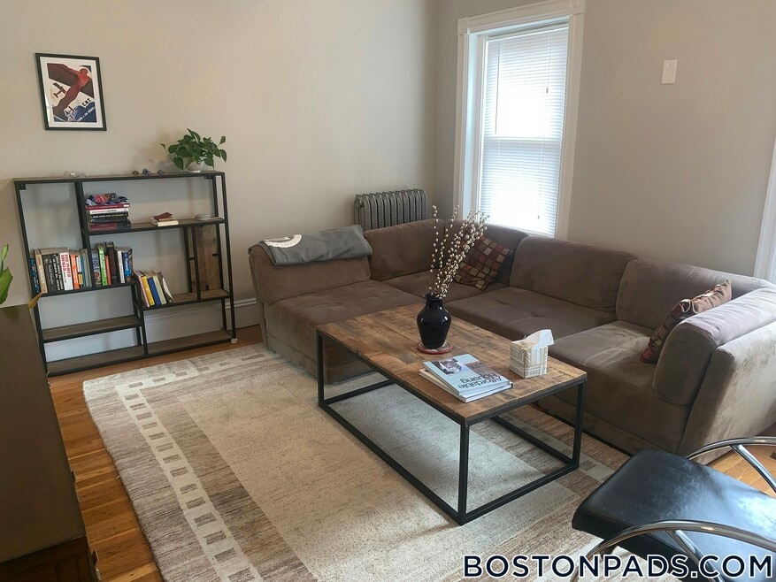 900 Massachusetts Ave unit 8, Cambridge, MA 02139 - photo 1