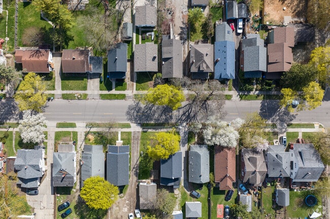 Tight lots in the historic areas of Northside Lansing encourage the development of the tight community.