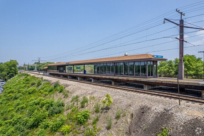 The Matteson Metra line makes connects from East Matteson to Downtown Chicago.