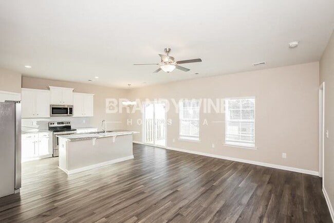 327 Redmoss Dr, Irmo, SC 29063 - photo 6