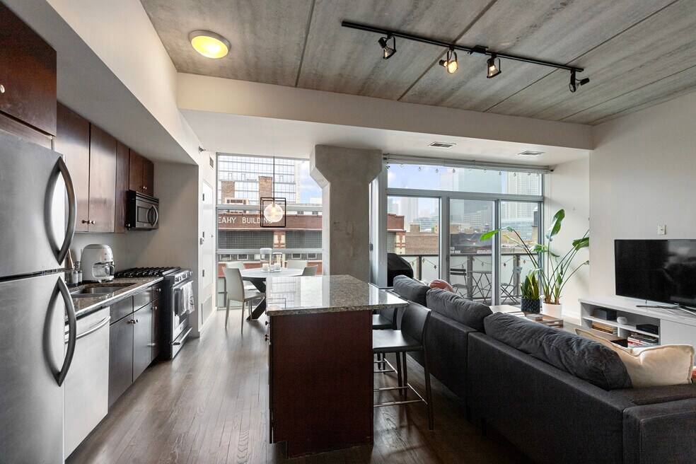 SIX30 North Franklin Condos unit 709, Chicago, IL 60654 - photo 1