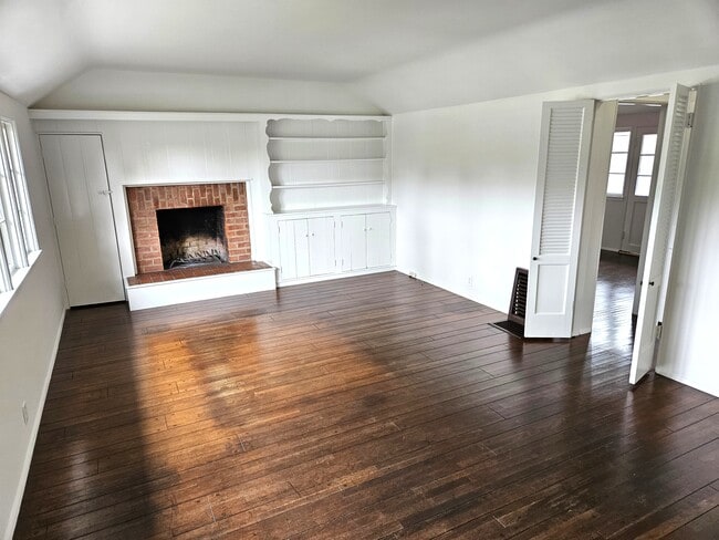 8531 Rosewood Ave, West Hollywood, CA 90048 - photo 3