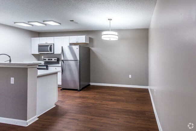 2 BR, 2 BA - Premium - 1,150SF - Dining Room